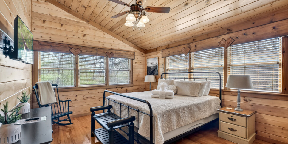 blue ridge kick aska lodge bedroom