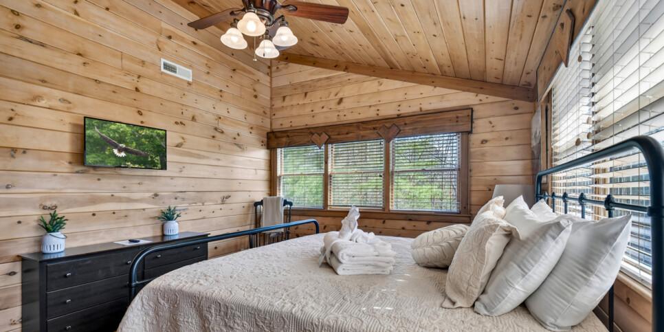 blue ridge kick aska lodge bedroom