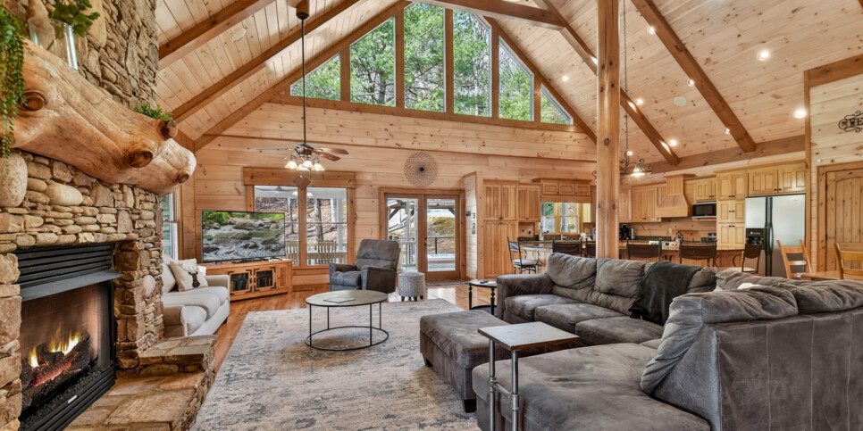 blue ridge kick aska lodge living room