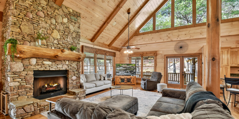 blue ridge kick aska lodge living room