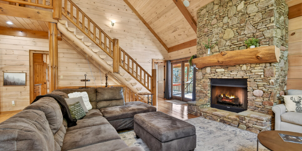 blue ridge kick aska lodge living room