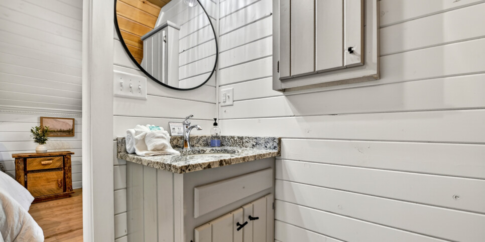 blue ridge laurel ridge retreat bathroom