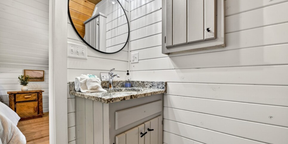 blue ridge laurel ridge retreat bathroom