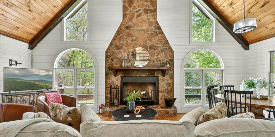 blue ridge laurel ridge retreat living room