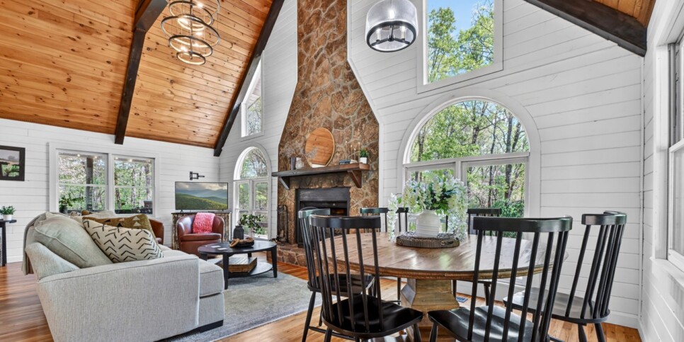 blue ridge laurel ridge retreat living room
