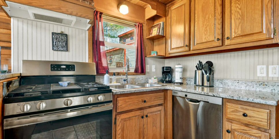 blue ridge serenity woods kitchen