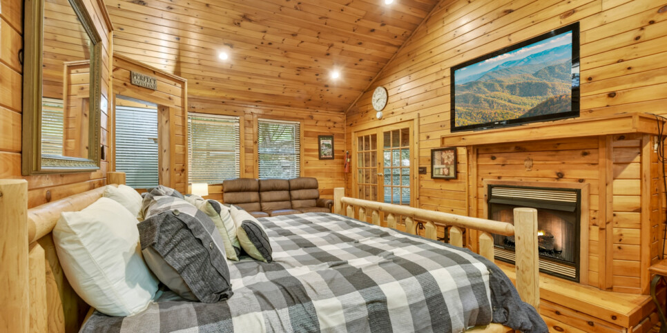 blue ridge wolfpack lodge bedroom