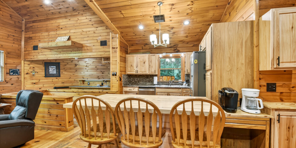 blue ridge wolfpack lodge kitchen