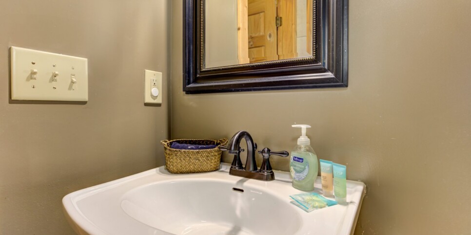 bent tree bent tree cabin bathroom