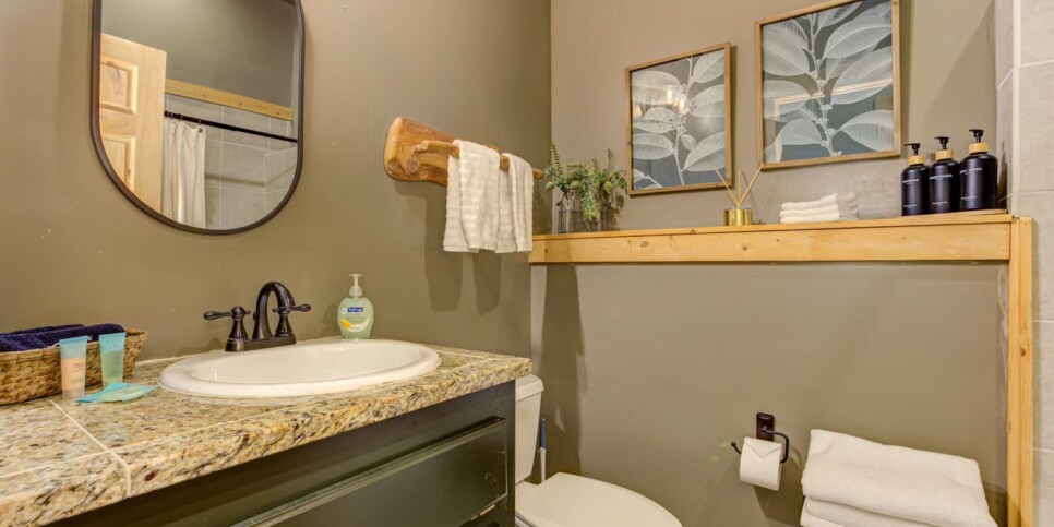 bent tree bent tree cabin bathroom