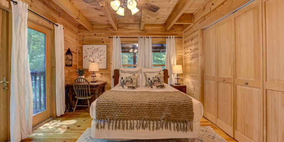 bent tree bent tree cabin bedroom