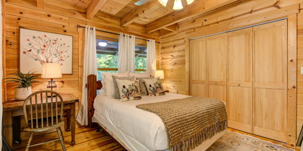 bent tree bent tree cabin bedroom