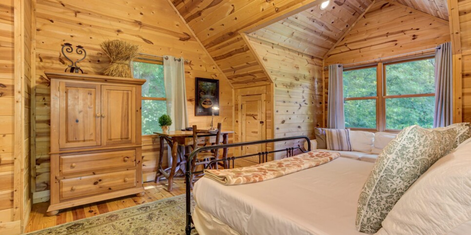 bent tree bent tree cabin bedroom