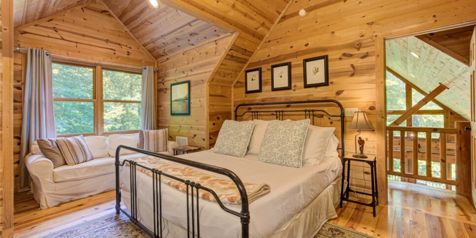 bent tree bent tree cabin bedroom