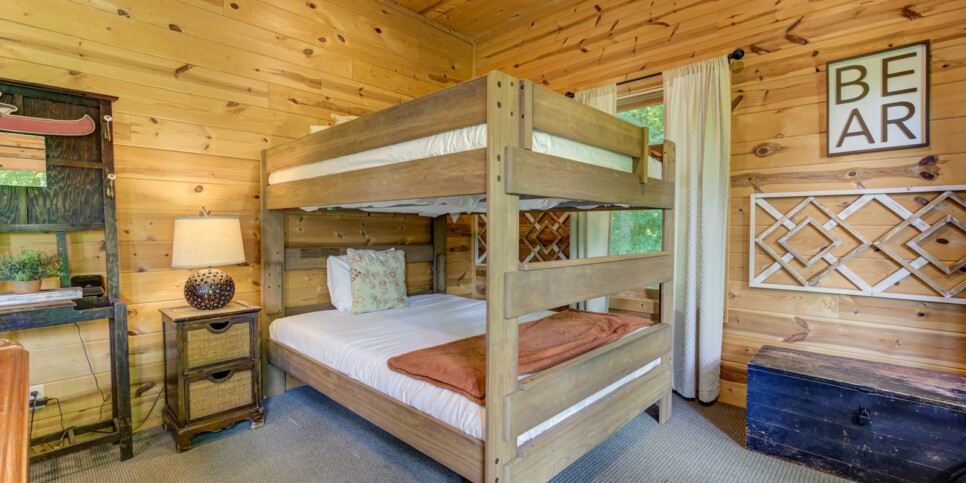 bent tree bent tree cabin bedroom