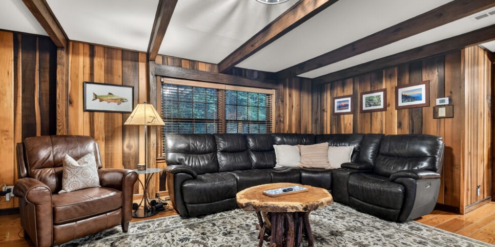 blue ridge riversong on the toccoa living room