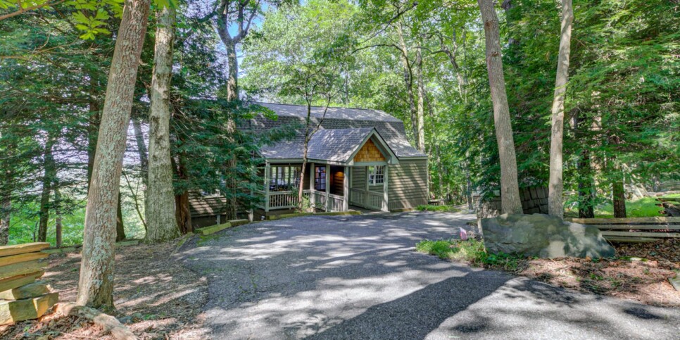 Big Canoe Amazing Grace Exterior