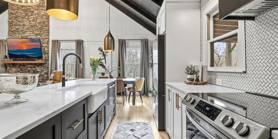 Big Canoe - Long & Short of It - Kitchen