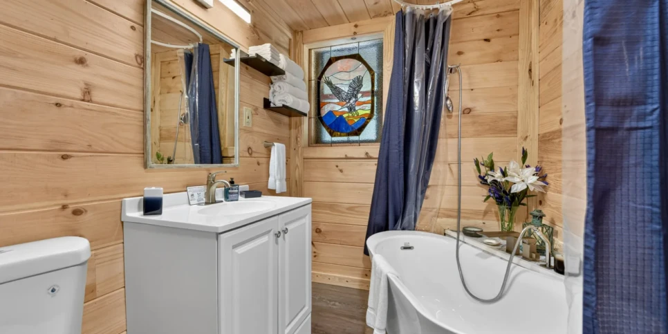 Blue Ridge Chestnut Bearcation Bathroom