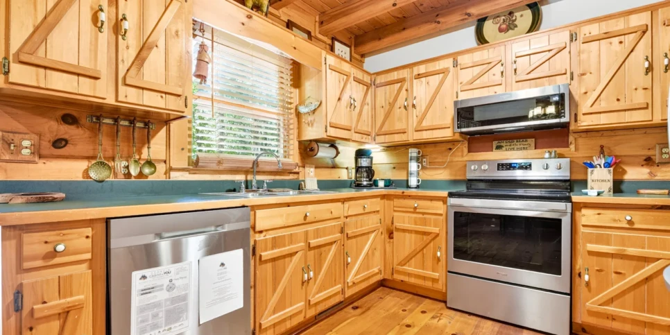 Blue Ridge Chestnut Bearcation Kitchen