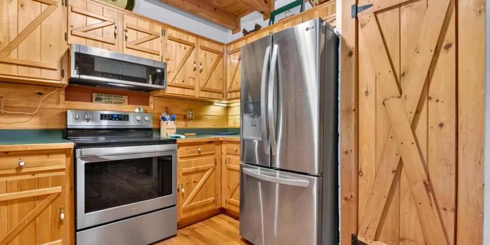 Blue Ridge Chestnut Bearcation Kitchen