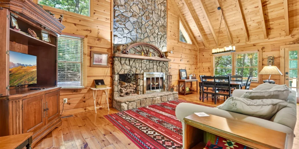 Blue Ridge Chestnut Bearcation Living Room