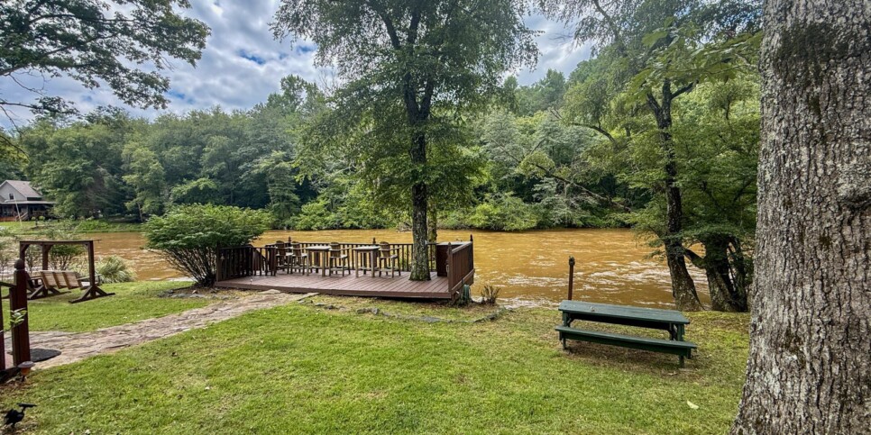 Blue Ridge Riverfront Dreams Exterior