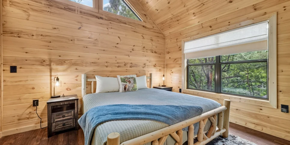 Ellijay The Goathouse Bedroom