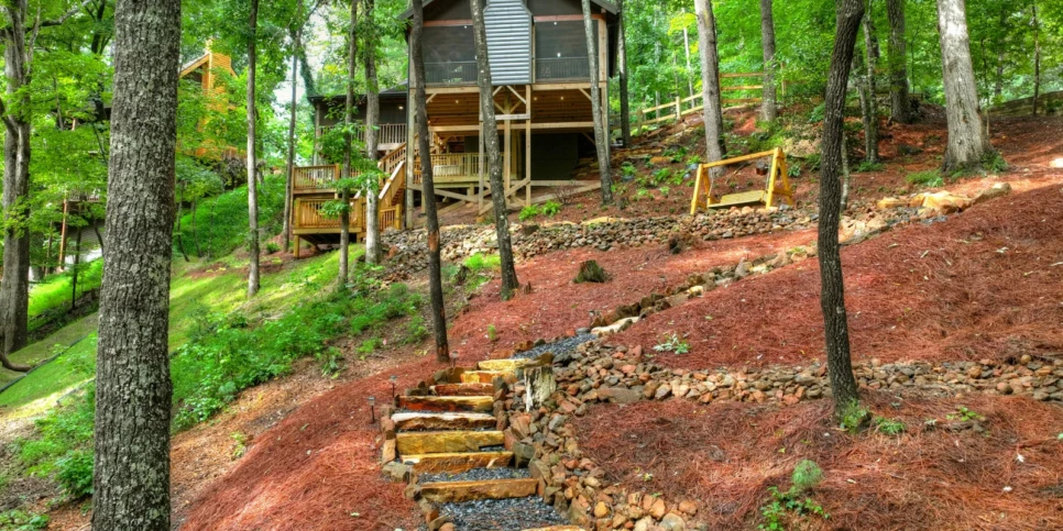 Ellijay The Goathouse Exterior