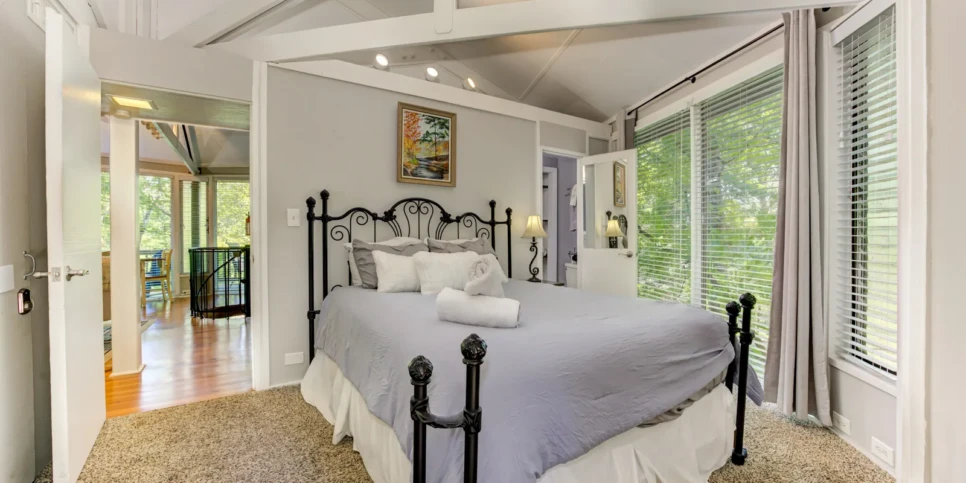 Big Canoe Treehouse Mountain Bedroom