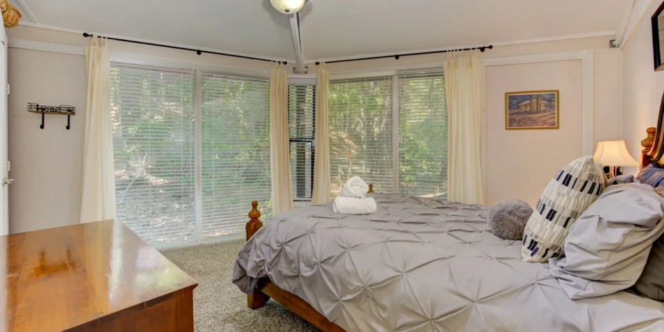 Big Canoe Treehouse Mountain Bedroom