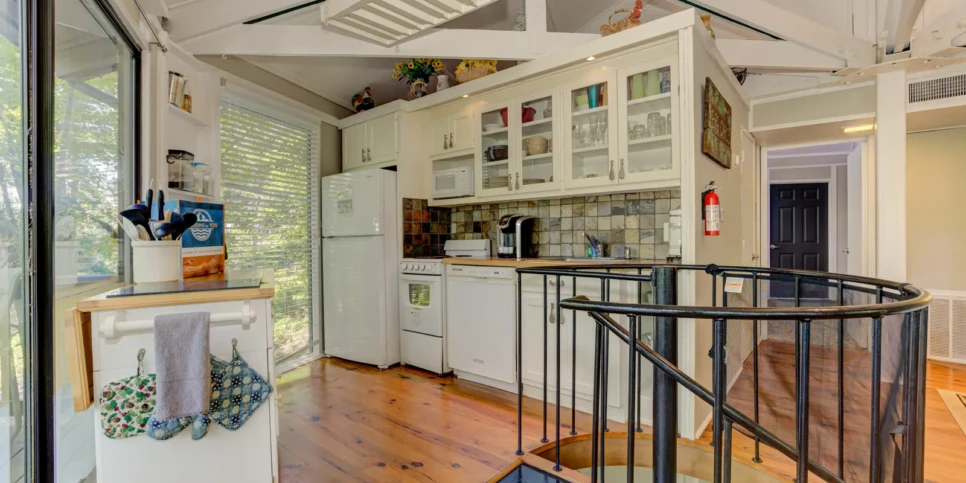 Big Canoe Treehouse Mountain kitchen