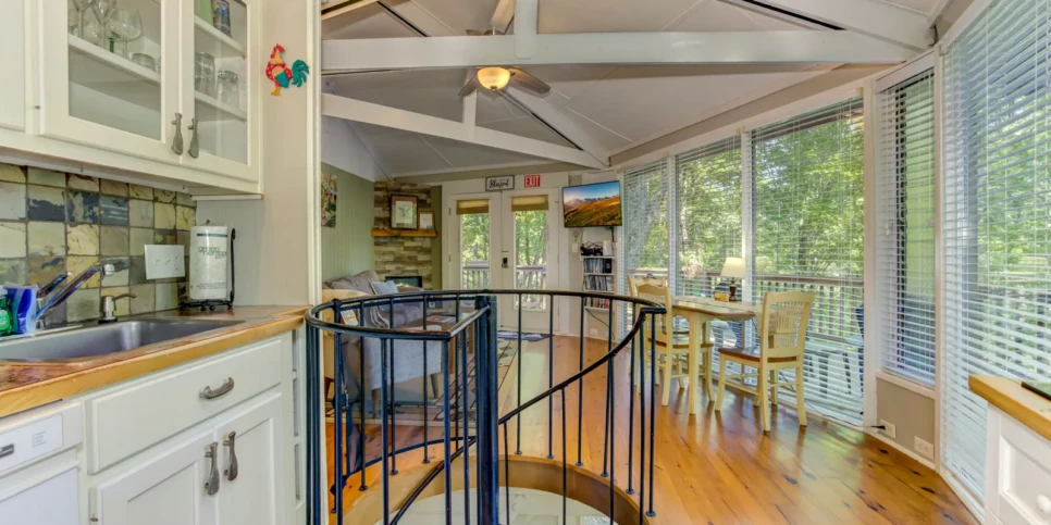 Big Canoe Treehouse Mountain kitchen