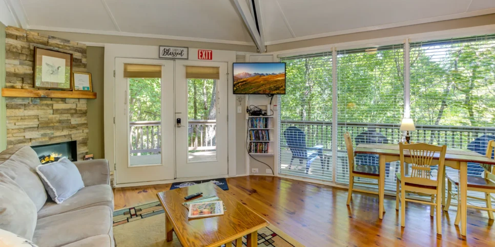 Big Canoe Treehouse Mountain Living Room