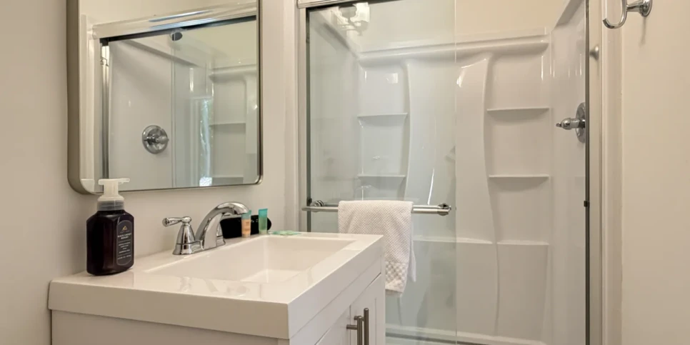 Big Canoe - The Cheeky Kea - Bathroom