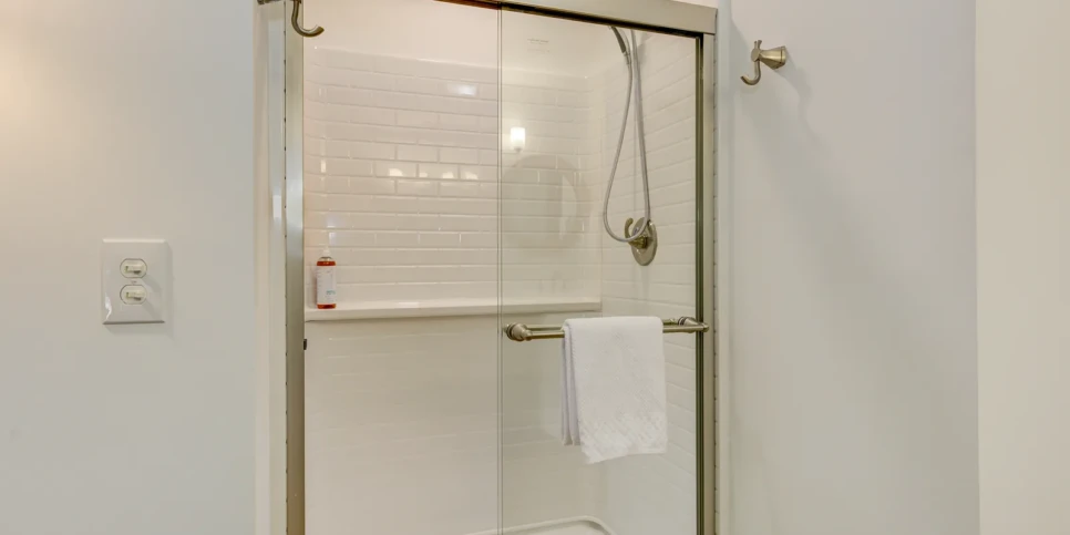 Big Canoe - The Cheeky Kea - Bathroom