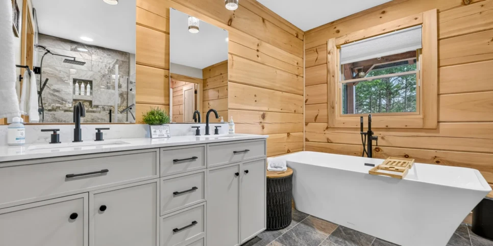 Blue Ridge Retreat On Wolf Creek Bathroom