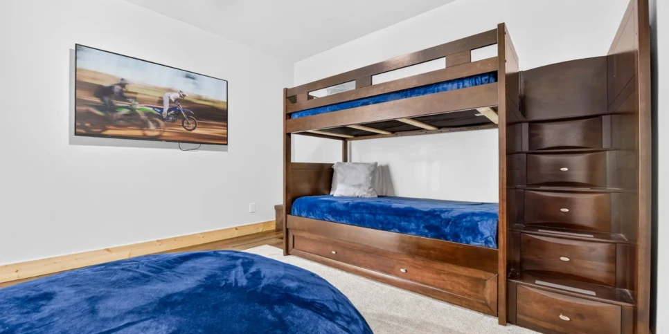 Blue Ridge Retreat On Wolf Creek Bedroom