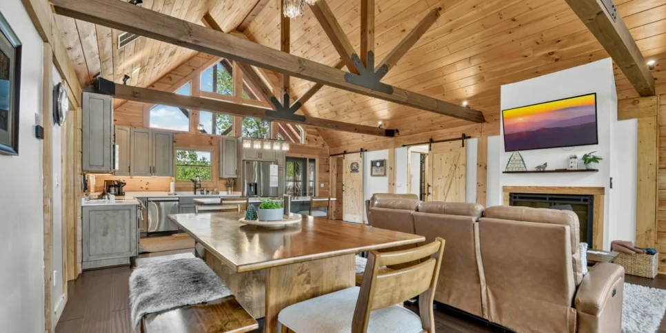 Blue Ridge Retreat On Wolf Creek Living Room