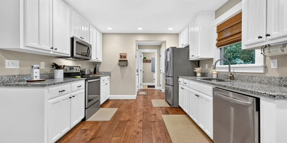 Blue Ridge Davis Hideaway Kitchen