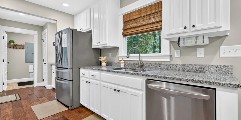 Blue Ridge Davis Hideaway Kitchen
