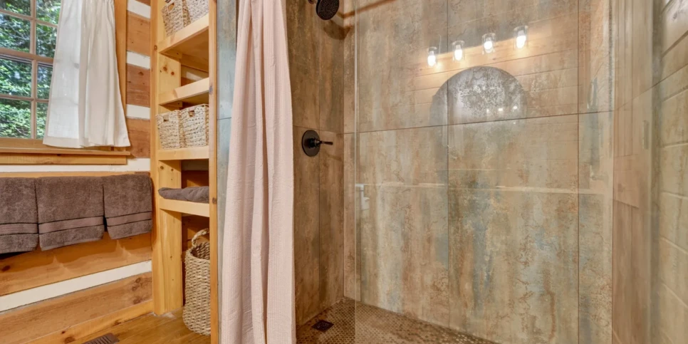 Blue Ridge Deer Haven Bathroom