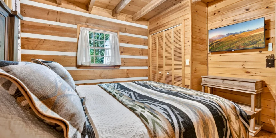 Blue Ridge Deer Haven Bedroom
