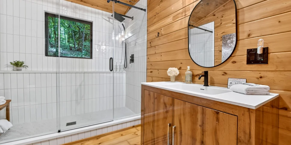 Blue Ridge Hothouse Creek Retreat Bathroom