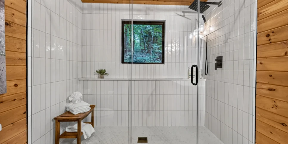 Blue Ridge Hothouse Creek Retreat Bathroom