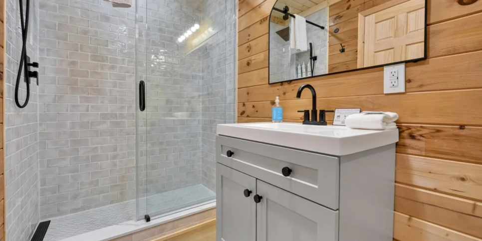Blue Ridge Hothouse Creek Retreat Bathroom