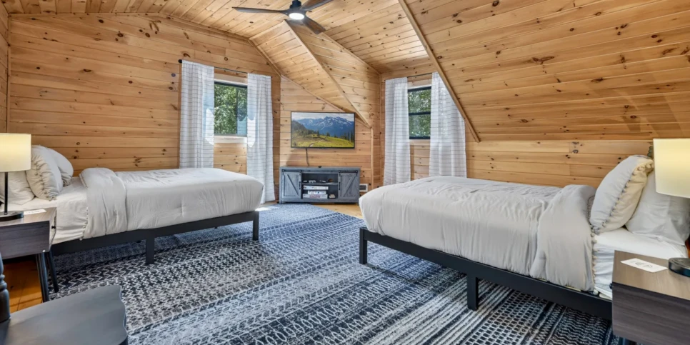 Blue Ridge Hothouse Creek Retreat Bedroom