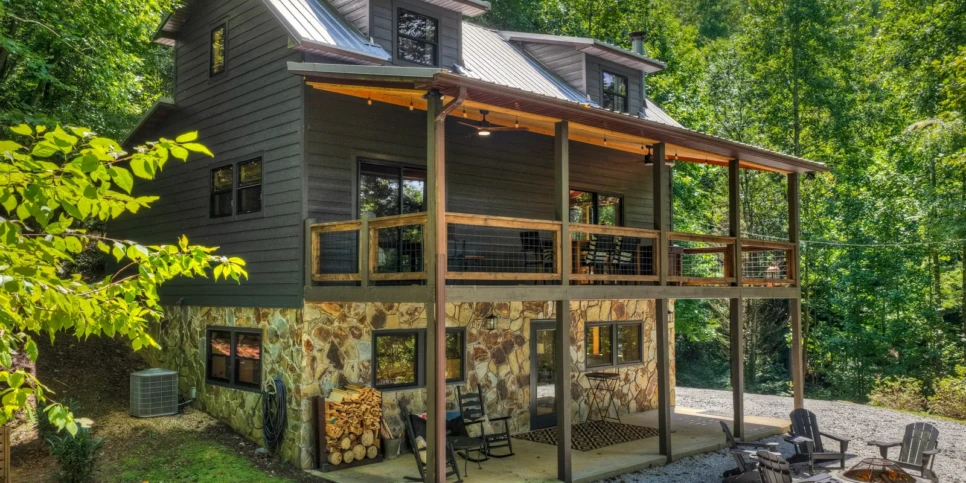 Blue Ridge Hothouse Creek Retreat Exterior