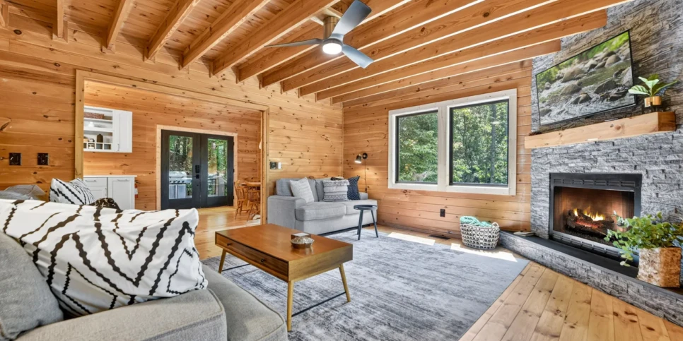 Blue Ridge Hothouse Creek Retreat Living Room